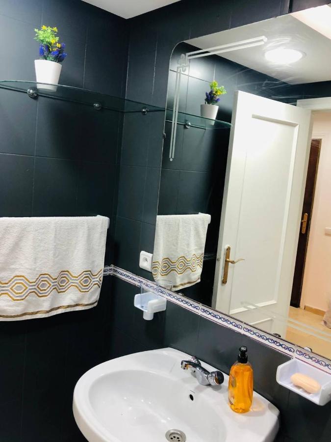 Nouveau Appartement Au Centre Ville En Face Hilton Tánger Exterior foto